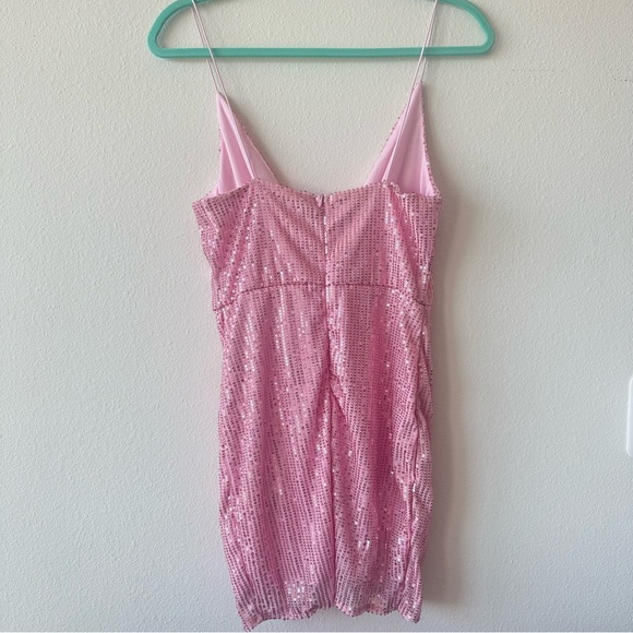 βΌοΈ 65% OFF CLEARANCE βΌοΈ Pink Deep V Sequin Party Dress - Picture 9 of 10